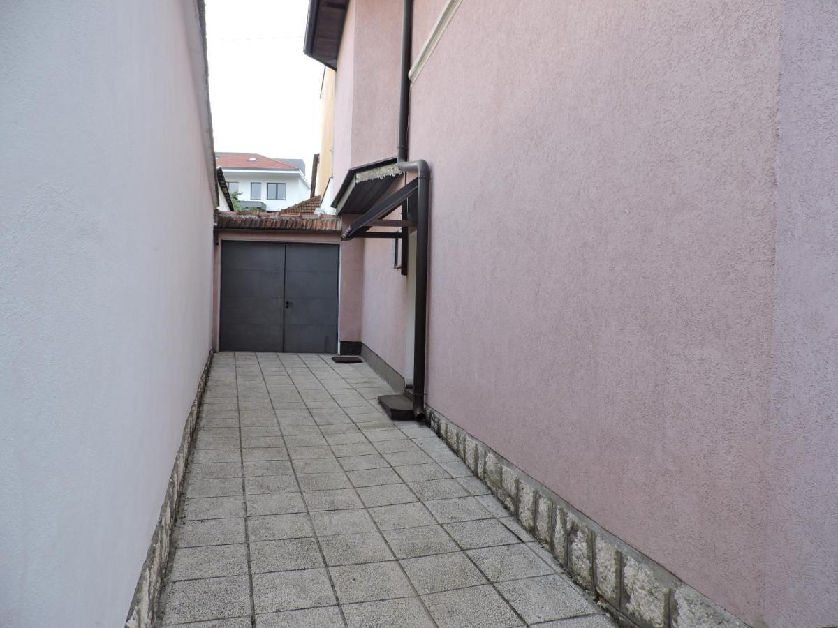 Apartments Music, Garden And Free Parking サラエヴォ エクステリア 写真