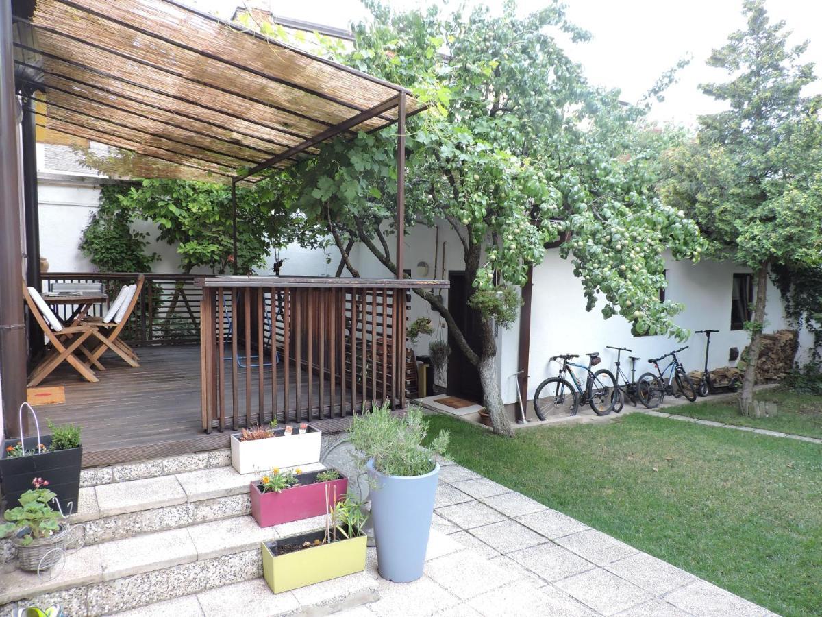 Apartments Music, Garden And Parking サラエヴォ エクステリア 写真
