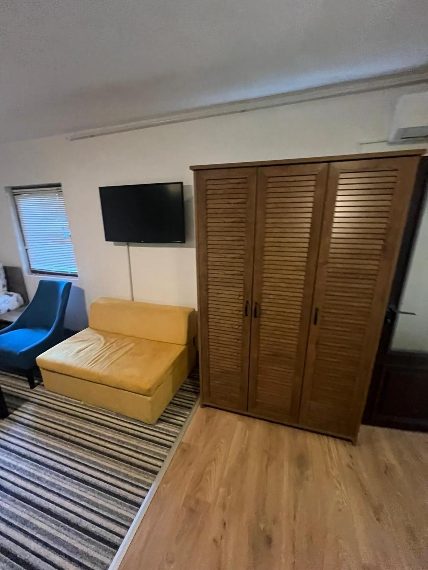 Apartments Music, Garden And Parking サラエヴォ エクステリア 写真